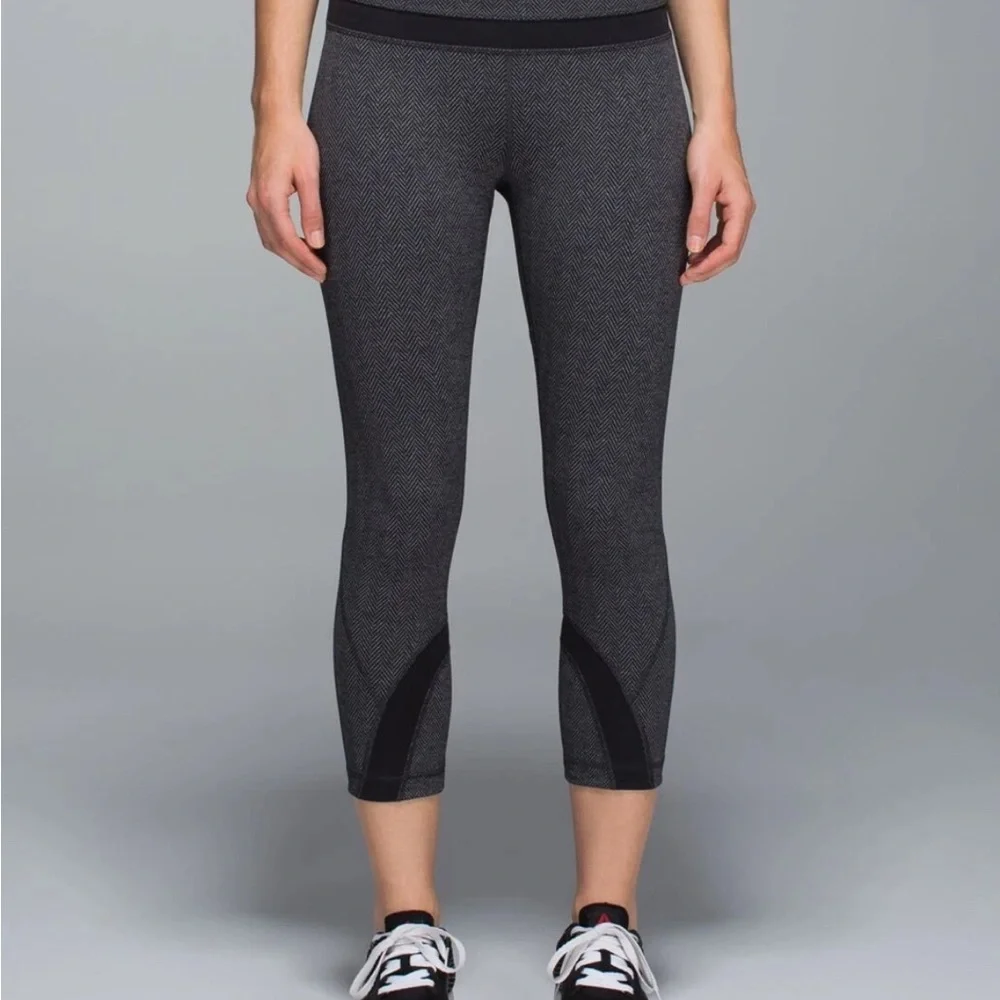 Lululemon Align Cropped Herringbone Leggings 4 EUC 
Gym Workout Activewear - Picture 2 of 9